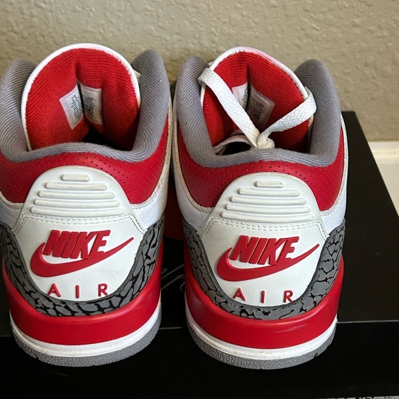 Air Jordan 3 Fire Red 2022 - Picture 4 of 8